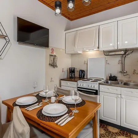 Lovely In With Kitchen *