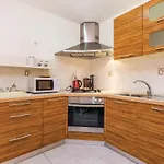 Cozy Apartment In Kampor With Wifi Lägenhet Kampor