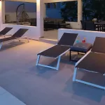 Cozy Apartment In Kampor With Wifi Lägenhet