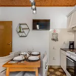 Lägenhet Cozy Apartment In Kampor With Wifi