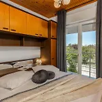 Lägenhet Cozy Apartment In Kampor With Wifi *