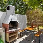 Cozy Apartment In Kampor With Wifi *