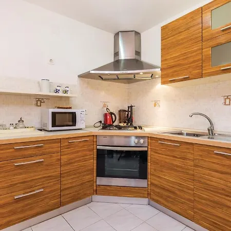 Lovely In With Kitchen Apartment Kampor